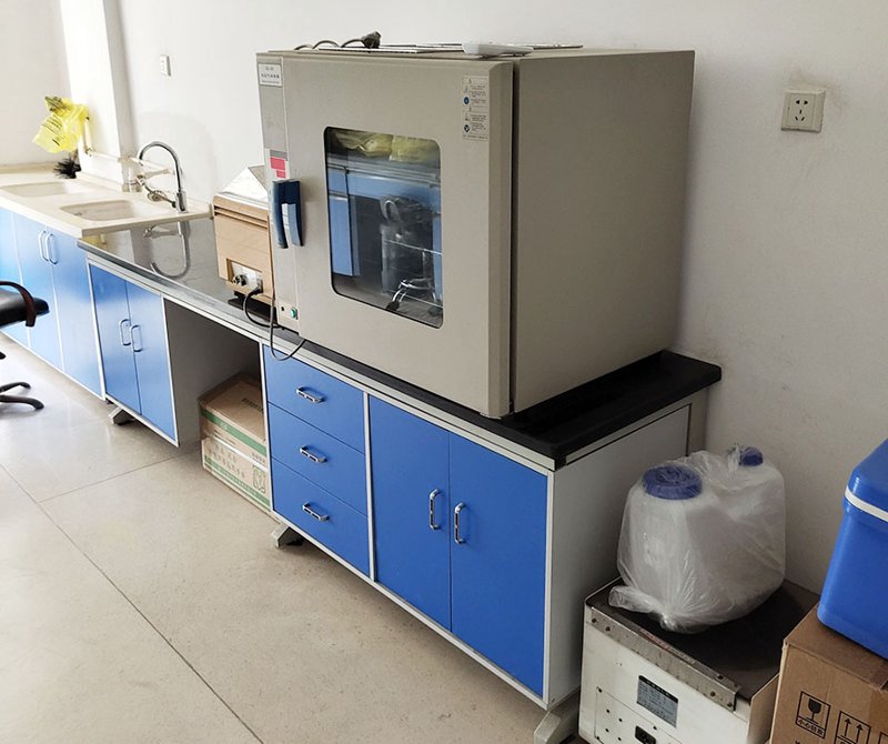 在选择适合的实验室设备实验台时，我们常常会陷入迷茫。今天我们就来聊聊几种常见的实验室实验台，看看哪一种最适合你的需求。